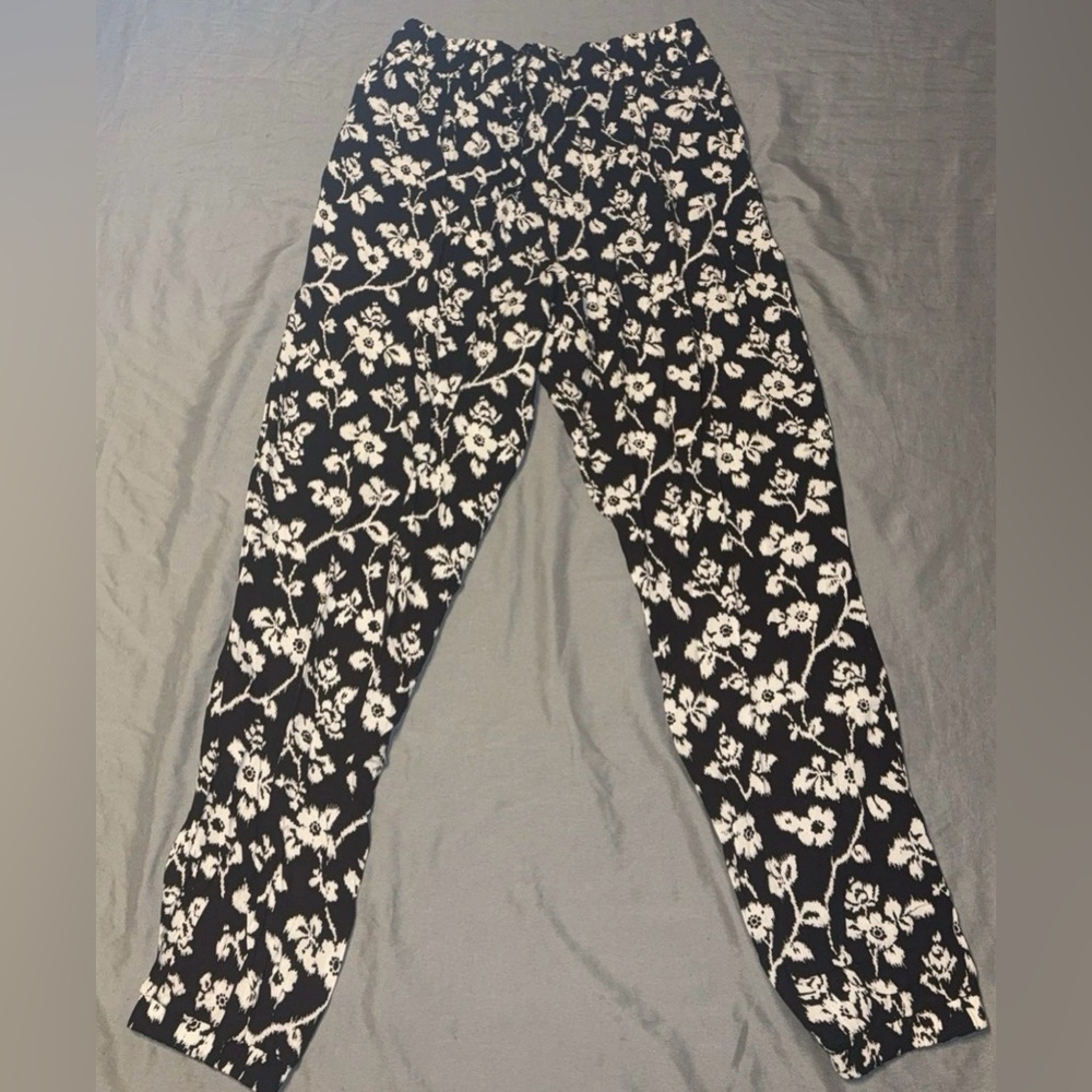 Aeropostale Women’s Medium Floral Black & White Drawstring Boho Pants NWOT